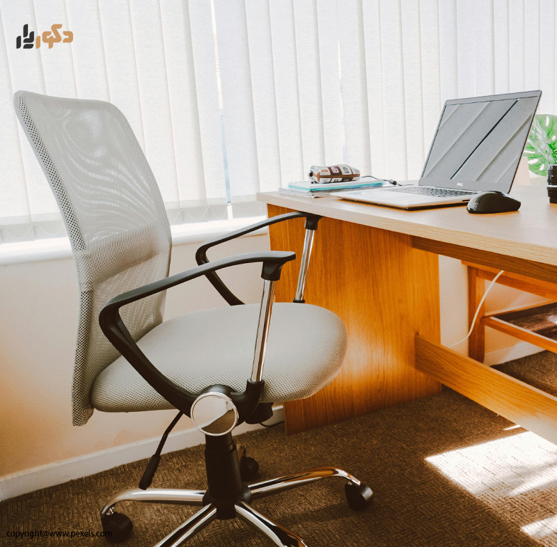 انتخاب و خرید صندلی اداری بدون توجه به ارگونومی